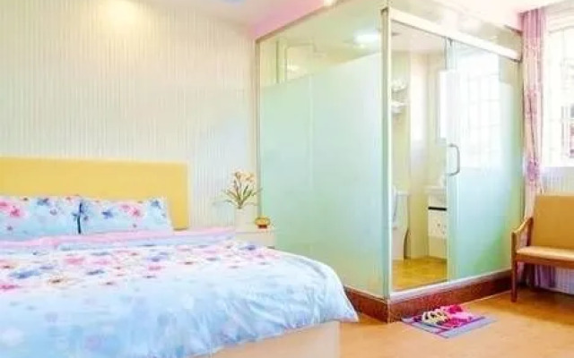 Small White Whale Inn