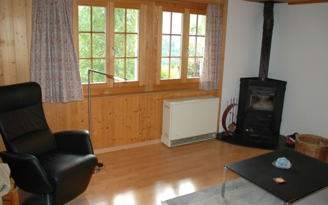 Detached Chalet With View of the Alps, Large Terrace and Veranda – Guest Rooms – Diemtigen