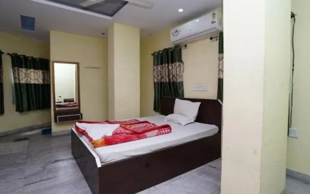 Hotel Gokul Palace