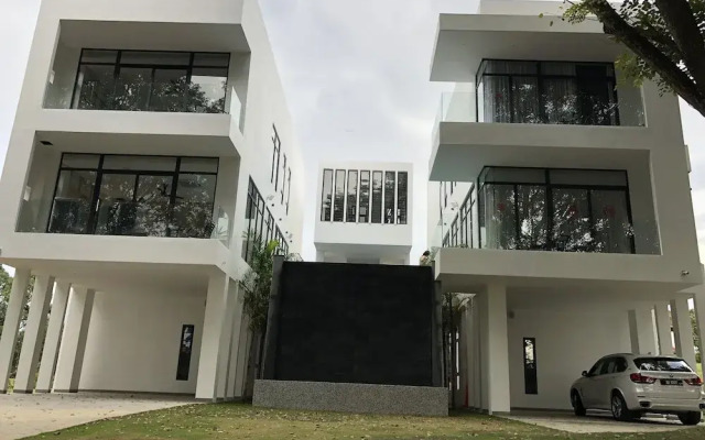 The Dahlias Luxury Residence