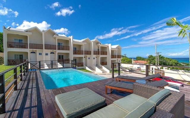 Nianna Coral Bay Deluxe Townhouse 1