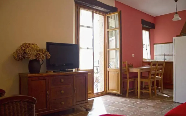Apartamentos Rurales El Picoretu