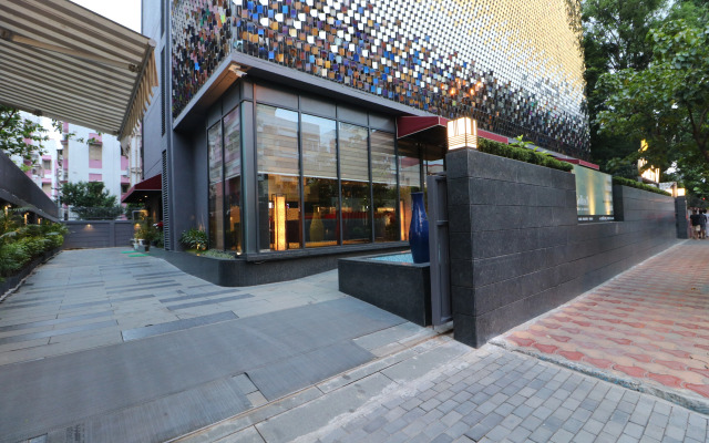 Hotel Gallery 67