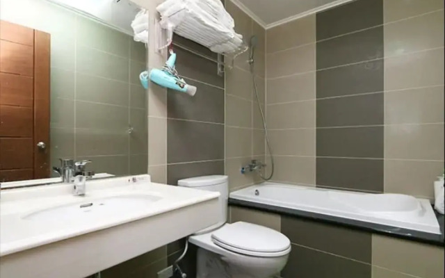 Meet Love at Pacific Ocean Turtle Island B&B