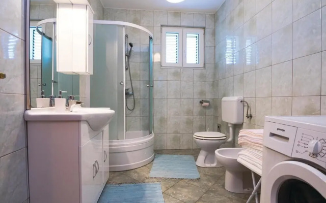 Nice Home in Kozino With 6 Bedrooms and Wifi