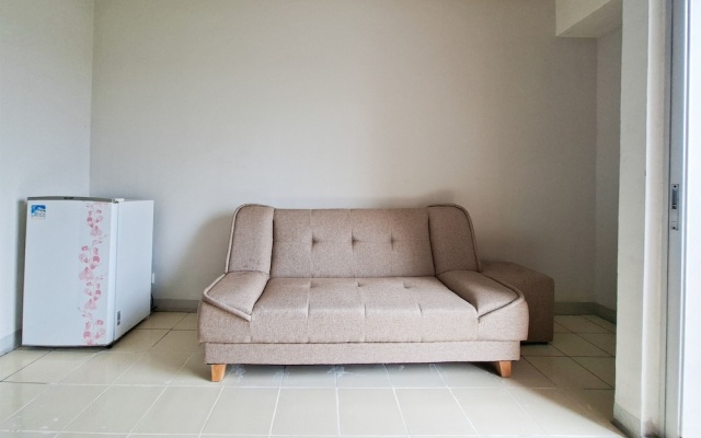 Spacious And Warm Combined Studio Room At Apartment Serpong Greenview – Guest Rooms – Tangerang