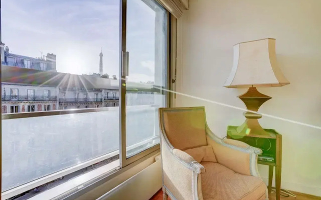Escape Eiffel Unique 2bdr With Amazing View to Eiffel Tower