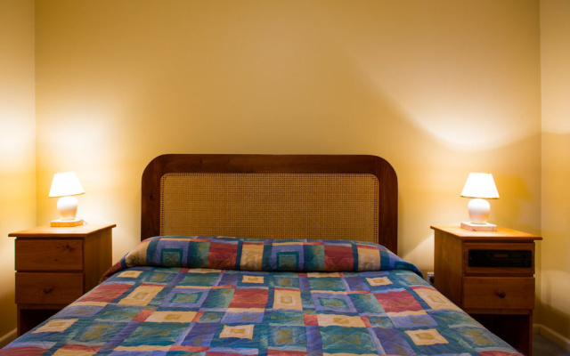 Beltana Hotel – Guest Rooms – Lindisfarne