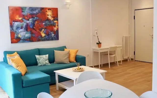 Warm & Spacious Apt in Athens