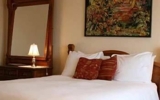 Rossmount Inn