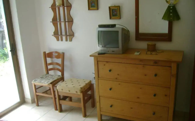 Lefkas house with garden