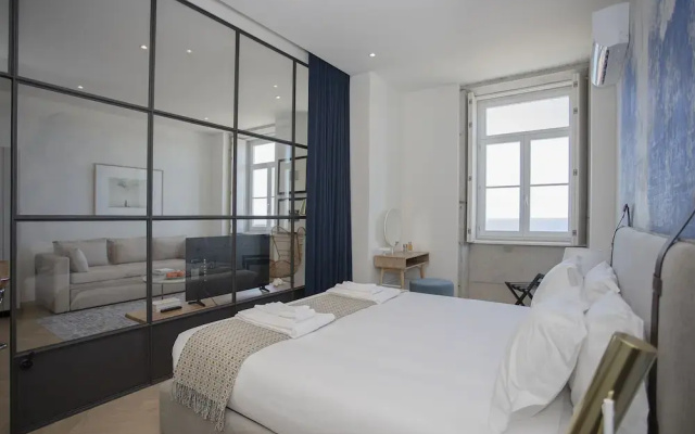 Liiiving-Luxury Beachfront Apartment III
