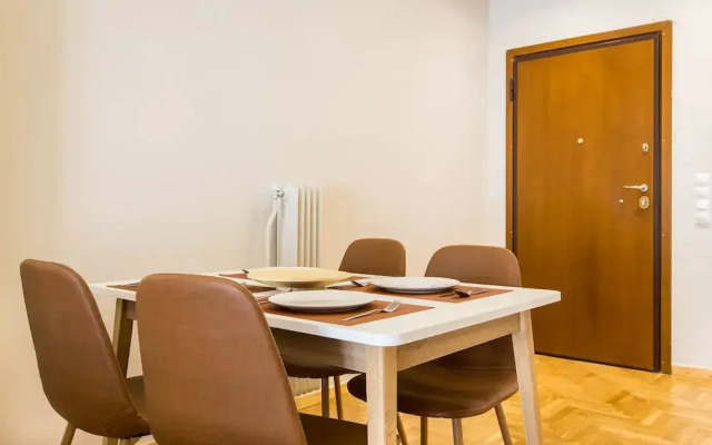 2 bedroom apartment near the Metro