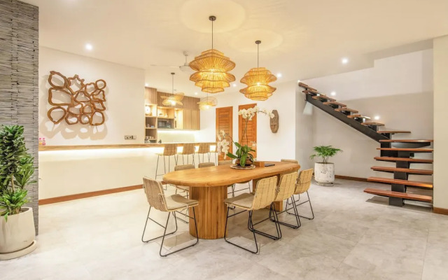 Coastal Comfort: Cozy 4BR Villa, 5 Min Walk to Finns Beach