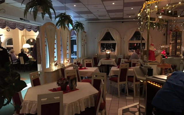 Hotel & Restaurant Park Cafe ISA