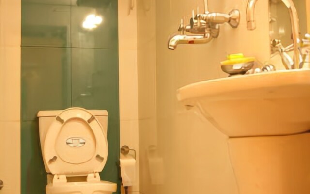 Hotel Trimoorti