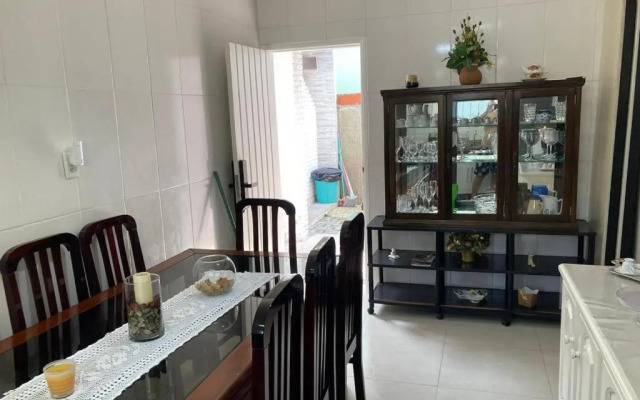 Casa Terrea com Piscina e Internet - Ar Opcional