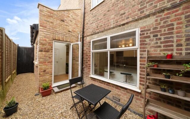 Charming Spacious 2-bed Apartment in London