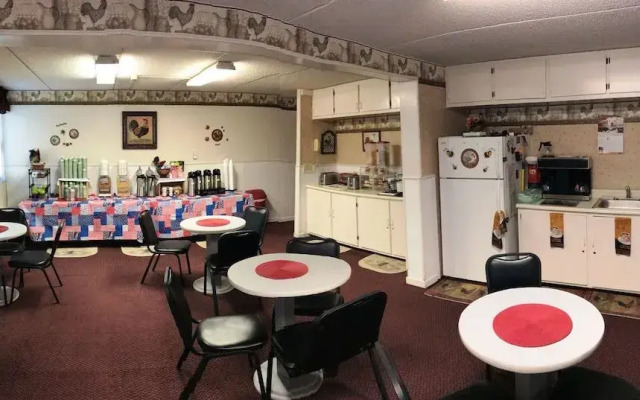 Econo Lodge Watertown