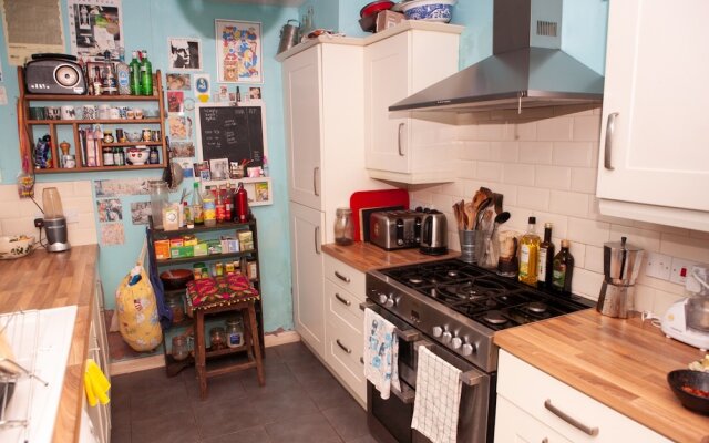 2 Bedroom House in Vibrant Easton