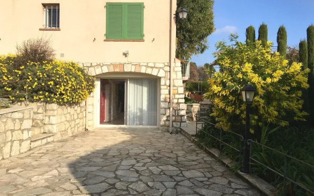 Studio in Vence, With Wonderful City View, Private Pool, Enclosed Gard