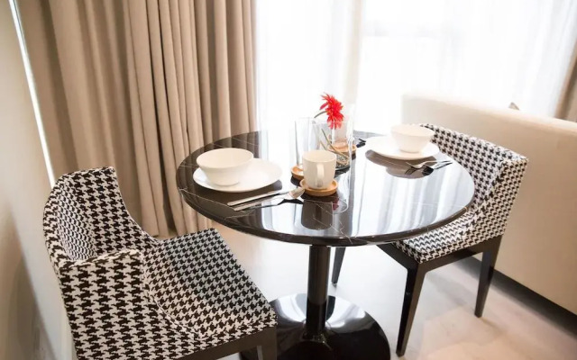Expressionz Professional Suites By Plush