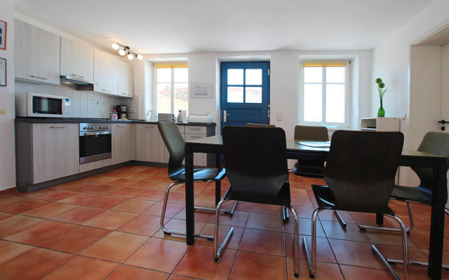 Flat in Klocksin with a garden