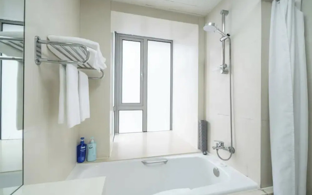 Tyms Modern 2BR 1BA Suite Xujiahui Malls
