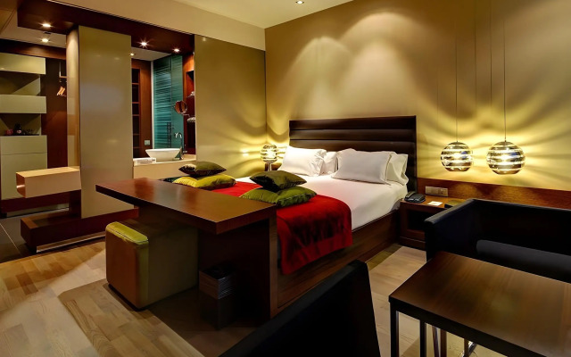Olivia Plaza Hotel