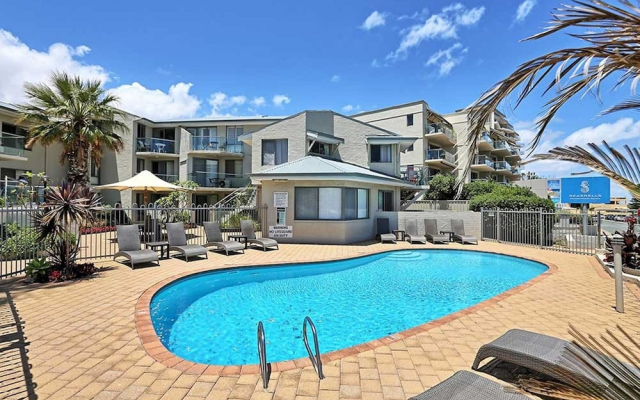 Sea Breeze Luxury Holiday Apartment