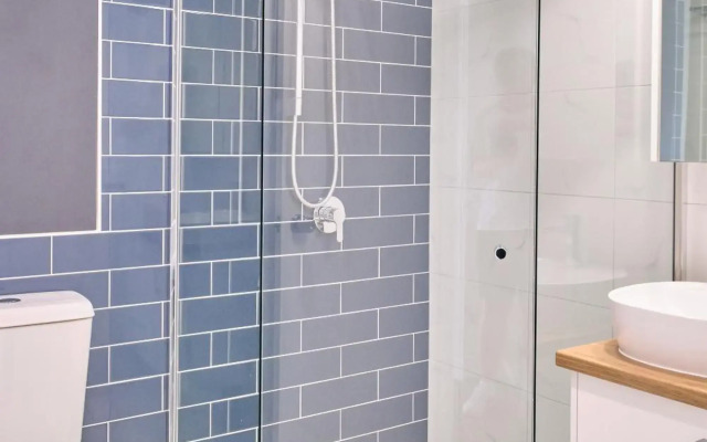 River Plaza Apartments