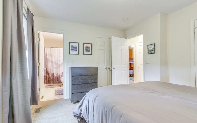 Charming Shenandoah Retreat w/ Deck & Grill!