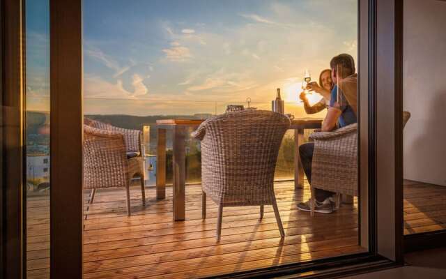 Mosel Sky Lounge With Loggia & Panoramic View