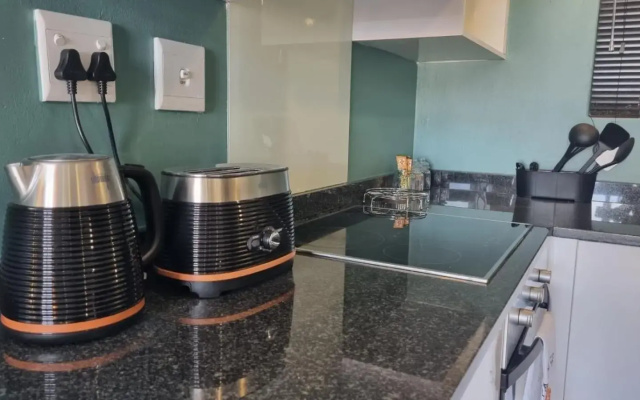 Accommodation Front - Prestigious 2 Sleeper Apartment with Harbour Views