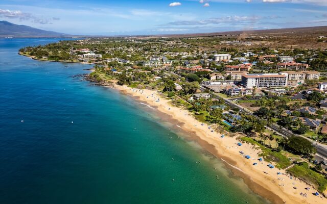 Maui Vistas #3419 2 Bedroom Condo by RedAwning
