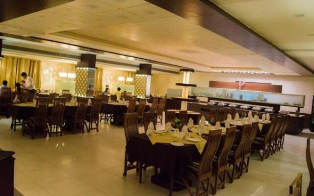 Hotel Sheela Shree Plaza