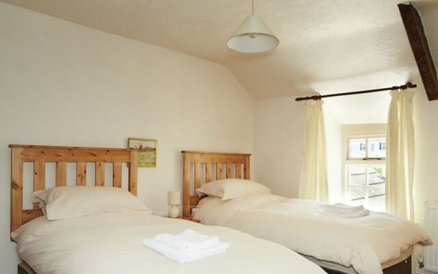 Historic Holiday Home in Llangynidr With Private Garden