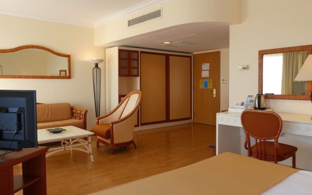 Presa Di Finica Hotel & Suites