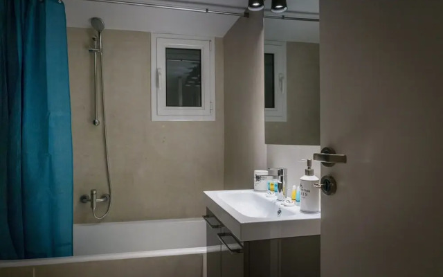 Central Newly Renovated Apartment in Athens 64m²