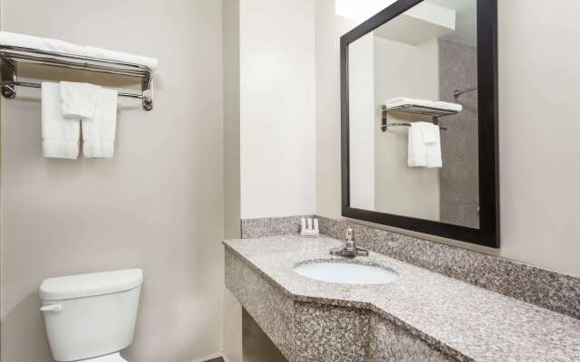 Days Inn & Suites by Wyndham Jamaica JFK Airport