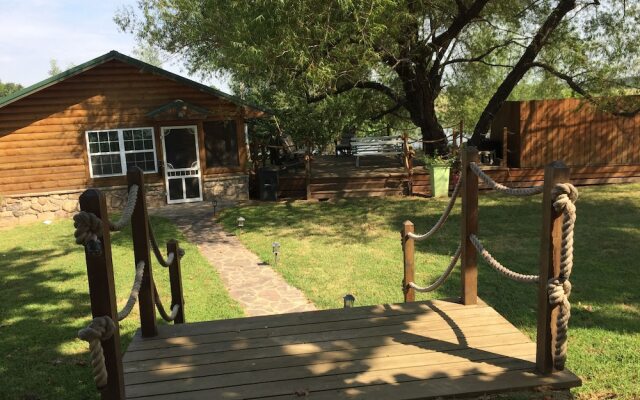 Whip Or Wheel Cabins