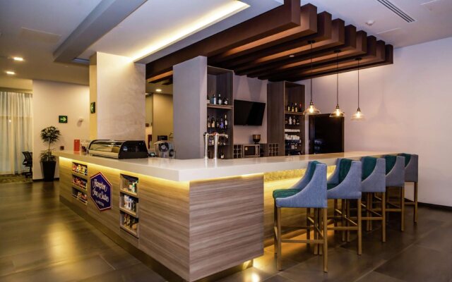 Hampton Inn & Suites by Hilton Puebla
