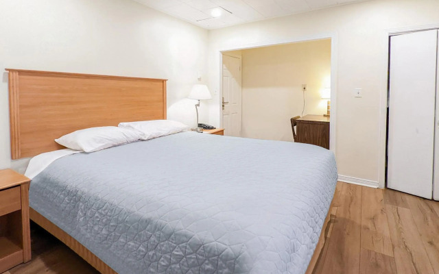 First Canada Inn Cornwall