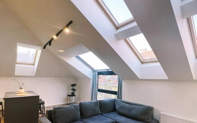 LOFT 1 BD Castle Apartament