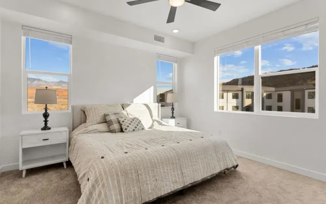 Cliff Side Retreat 2 Bedroom Condo