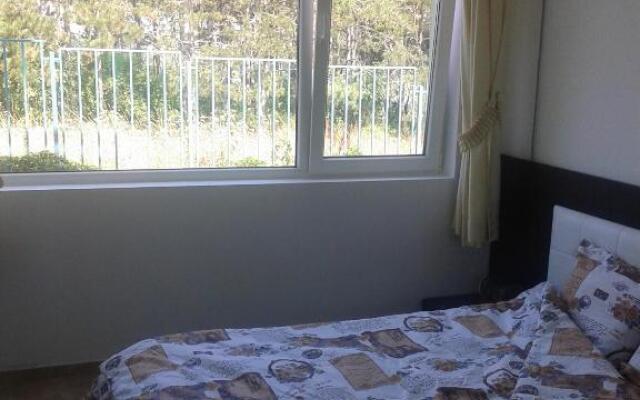 Caprice Apartment in Kiten