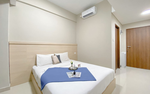Good And Spacious Studio Lrt City Royal Sentul Park Apartment