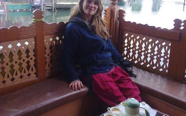 Houseboat Ambassador