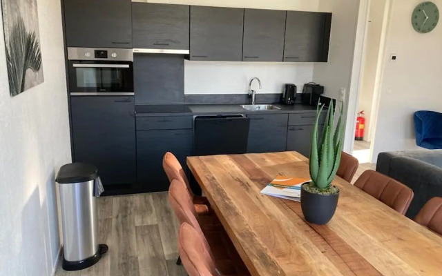 Modern Chalet With Combi Microwave Near Efteling