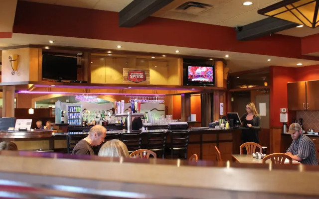 Walking Eagle Inn & Lodge